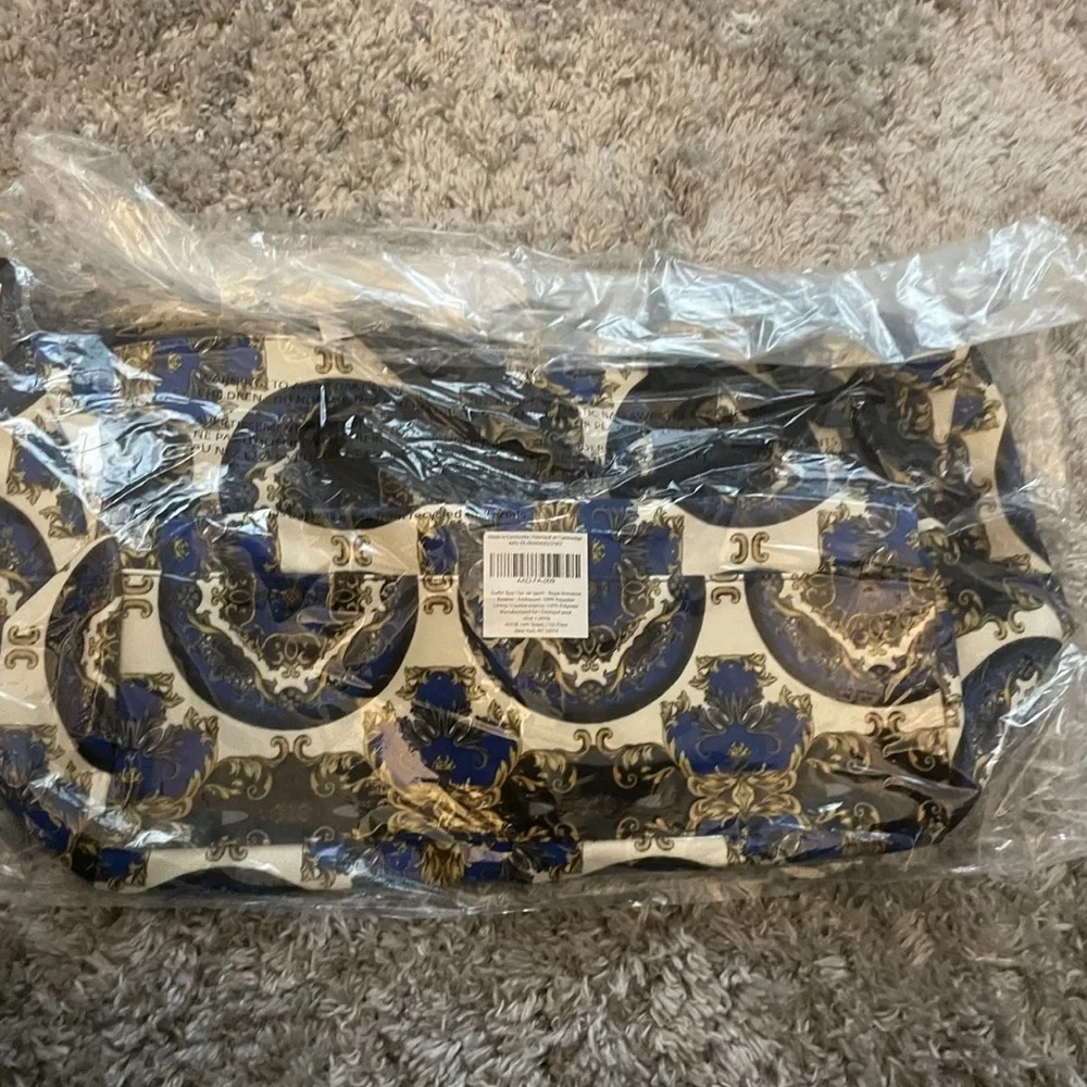 Alice + Olivia Travel Duffel Bag - Picture 12 of 14